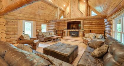 Secluded Greenville Cabin: Walk to Moosehead Lake!