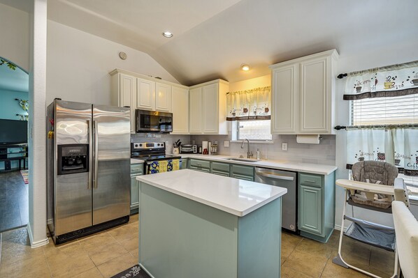 House (3 Bedrooms) | Interior