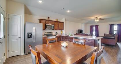 Charming Arkansas Getaway - Walk to Downtown!