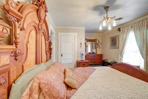 1 dormitori i roba de llit 