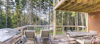 Waterfront Deer Isle Retreat w/ Fire Pit!