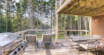 Waterfront Deer Isle Retreat w/ Fire Pit!