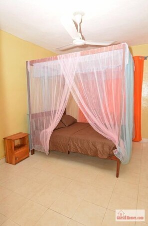 2 chambres, bureau, fer et planche à repasser, Wi-Fi