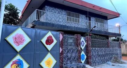 West Coast 2 BR Gold Suite - Fast WiFi - in Entire Apt. with Eco-Friendly Energy