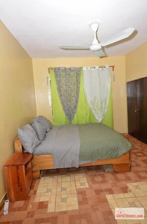 8 bedrooms, desk, iron/ironing board, free WiFi