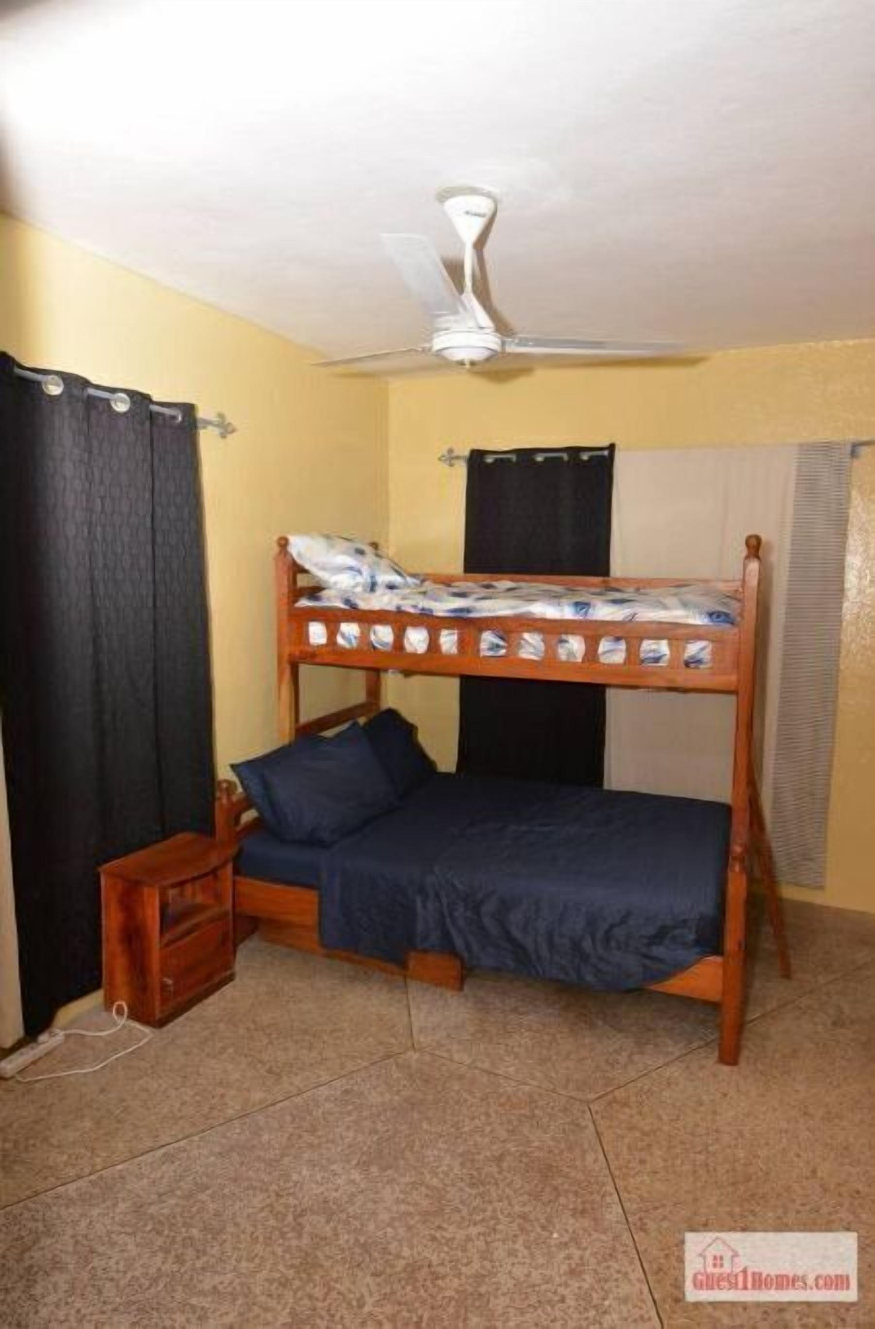 8 chambres, bureau, fer et planche à repasser, Wi-Fi gratuit