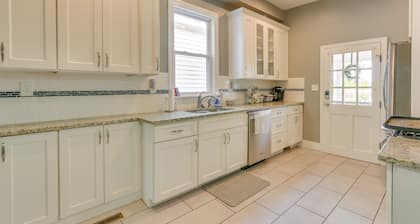 Cozy Maryland Abode - Gas Grill, Near Devils Den!