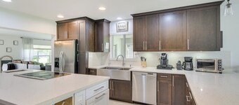 Pet-friendly Miami Home w/ Hot Tub & Pool Table