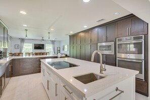 Talo (4 Bedrooms) | Sisätilat