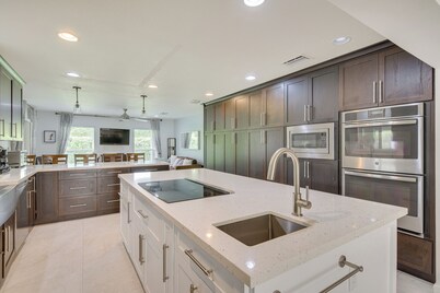 Pet-friendly Miami Home w/ Hot Tub & Pool Table