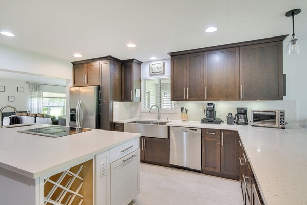 House (4 Bedrooms) | Interior