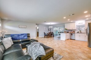 TV - Dog-friendly Home in Valrico w/ Private Pool! (Valrico)