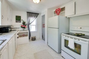 House (2 Bedrooms) | Interior - Gillette Adventure Base 1 Mi to Historic Downtown! (Gillette)