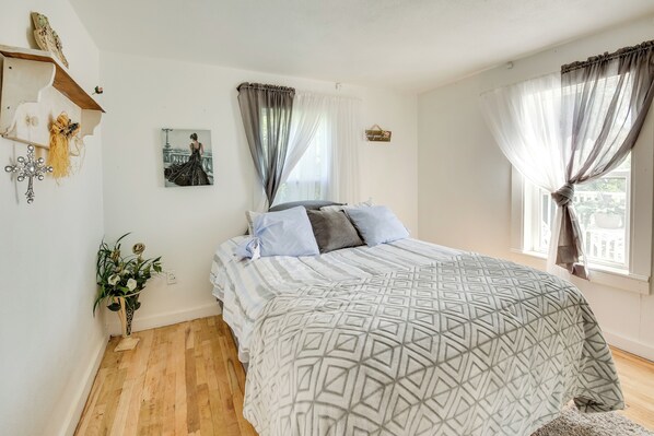 House (2 Bedrooms) | Interior - Gillette Adventure Base 1 Mi to Historic Downtown! (Gillette)