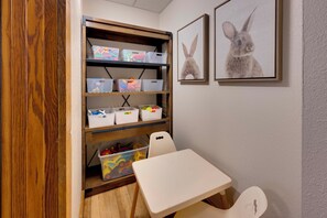 Talo (4 Bedrooms) | Sisätilat