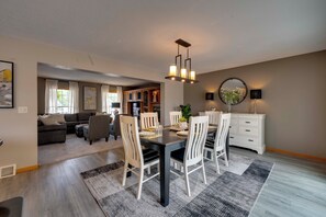 Talo (4 Bedrooms) | Sisätilat