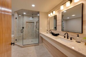 單棟房屋 (4 Bedrooms) | 內部