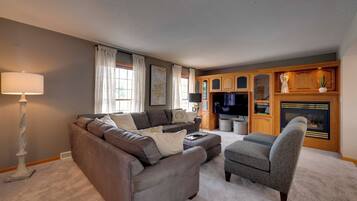 House (4 Bedrooms) | Interior