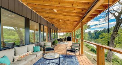 Modern, Riverfront Family House w/ Balcony & Grill