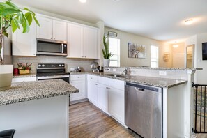 Ferienhaus (2 Bedrooms) | Eigene Küche | Mikrowelle, Ofen, Herdplatte, Geschirrspüler