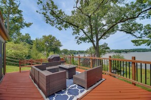 Cottage (2 Bedrooms) | Interior - Waterfront Fox Lake Vacation Rental w/ Fire Pit! (Fox Lake)