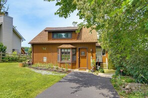 Cottage (2 Bedrooms) | Interior - Waterfront Fox Lake Vacation Rental w/ Fire Pit! (Fox Lake)