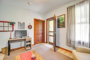 Apartment (1 Bedroom) | Interior