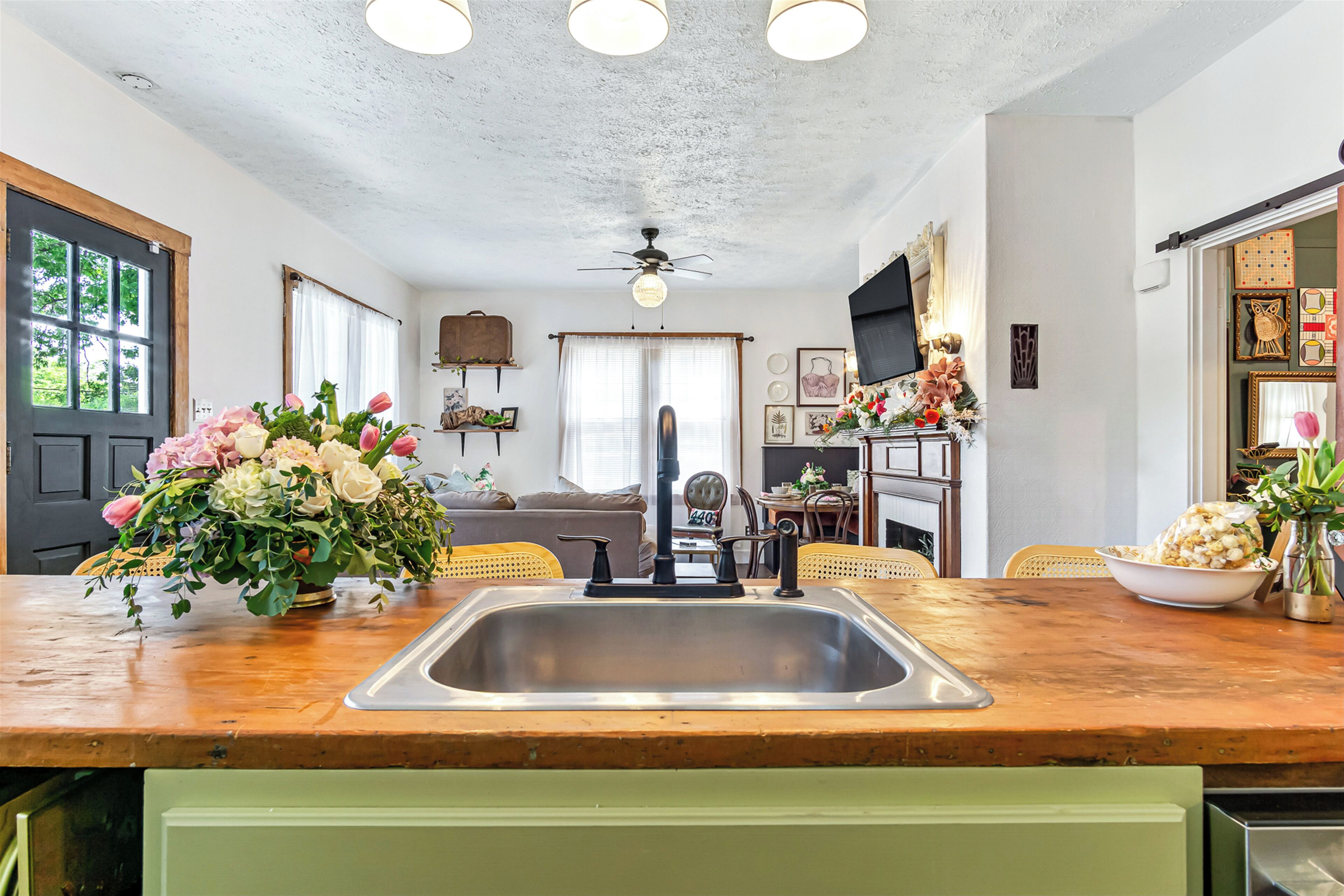 House (3 Bedrooms) | Interior