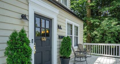 Charming Edwardsville Home: Walk to Downtown!