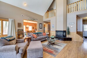 Fireplace - Lakefront Grand Rapids Vacation Rental w/ Dock! (Grand Rapids)