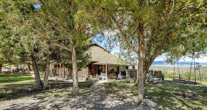 Scenic Mount Sopris View: Historic Alpine Cabin!