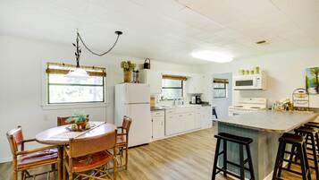 Cottage (2 Bedrooms) | Interior