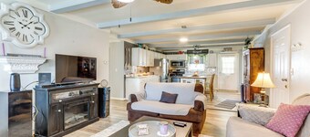 Charming St James Home Near Maramec Spring Park!