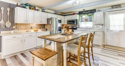 Charming St James Home Near Maramec Spring Park!
