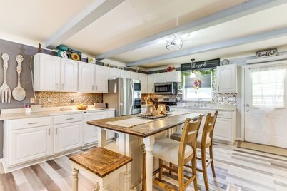 Charming St James Home Near Maramec Spring Park!
