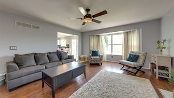 House (4 Bedrooms) | Interior