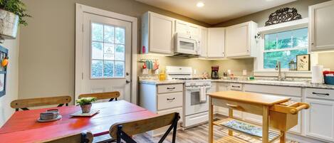 Cottage (2 Bedrooms) | Interior