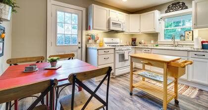 Updated Cotter Cottage: Walk to White River!