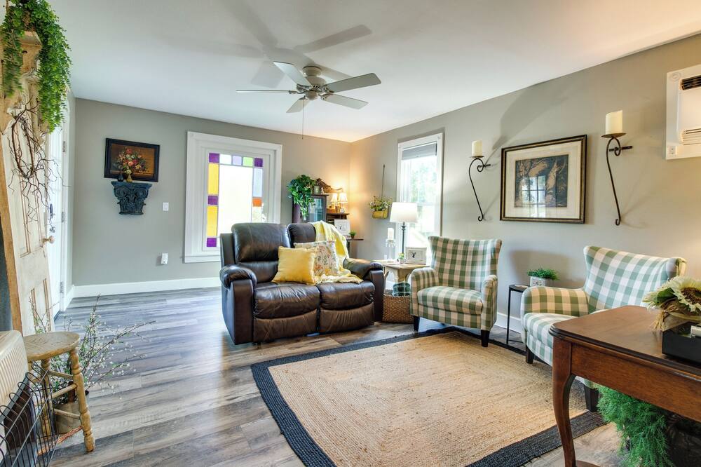 Updated Cotter Cottage: Walk to White River! - Whiteville, AR