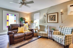Cottage (2 Bedrooms) | Interior