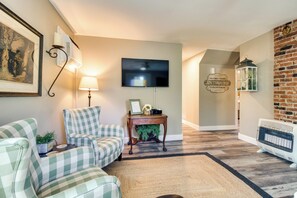 Cottage (2 Bedrooms) | Interior