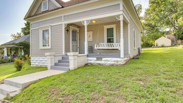 Cottage (2 Bedrooms) | Front of property