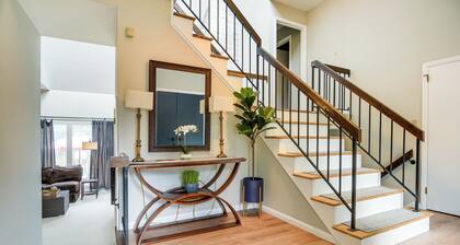 3 Mi to Downtown: Inviting Lancaster Home!