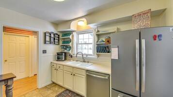 Cottage (2 Bedrooms) | Interior
