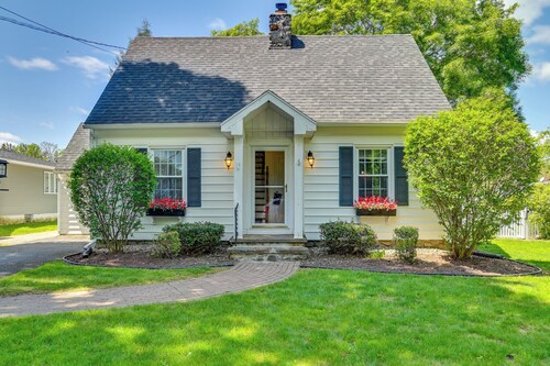 Pet-friendly Gloversville Cottage Near Golf Course