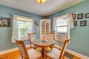 Cottage (2 Bedrooms) | Interior
