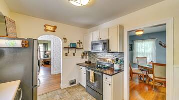 Cottage (2 Bedrooms) | Interior