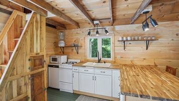 Apartment (0 Bedroom) | Interior