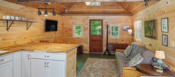 Gloversville Retreat With Patio & Lake Access!