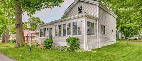 House (2 Bedrooms) | Front of property